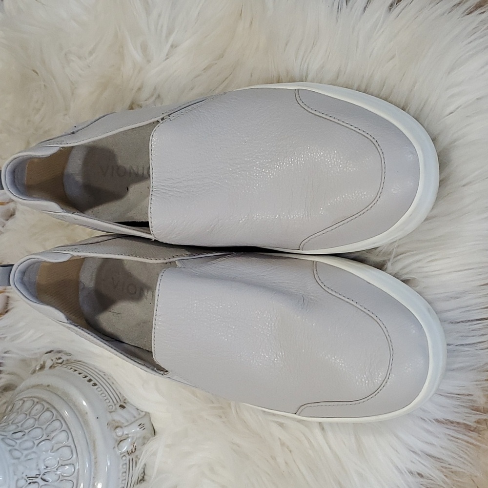 Vionic Penelope leather  slipon